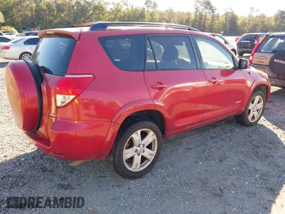 2007 Toyota RAV4 Sport with VIN JTMBD32V775092745, listed as a IAAI auction lot 43497621 with 200,620 mi miles and . Bid and sale history available at DreamBid. Image 4.