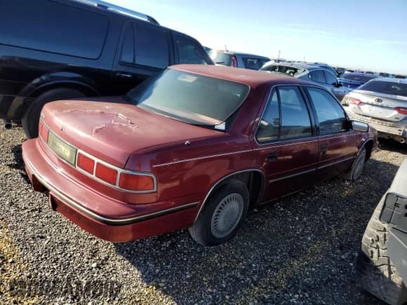 1990 Chevrolet Lumina z VIN 2G1WL54T0L1130526, wystawiony jako Copart lot #40692094 z przebiegiem 160 785 mil mil oraz Czysty tytuł • Clean title. Historia ofert i sprzedaży dostępna na DreamBid. Obrazek 3.