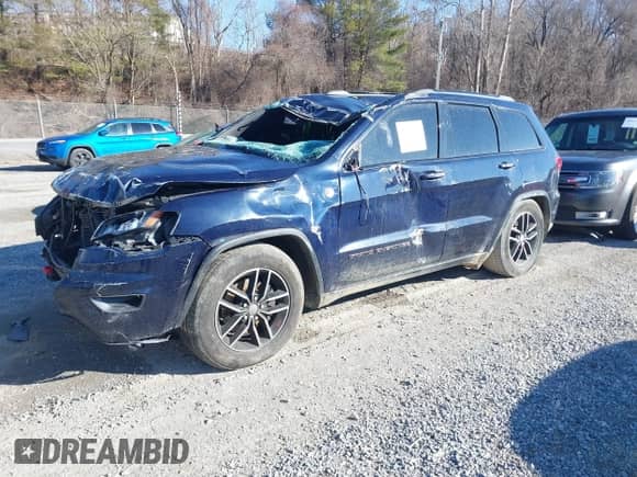 2018 Jeep Grand Cherokee Trailhawk z VIN 1C4RJFLG2JC399218, wystawiony jako IAAI lot #41650359 z przebiegiem Nie podano mil oraz . Historia ofert i sprzedaży dostępna na DreamBid. Obrazek 2.