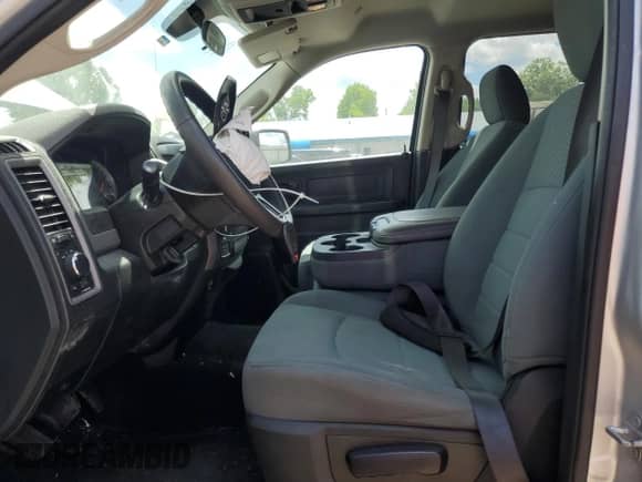 2019 Ram 1500 Tradesman z VIN 1C6RR7KG3KS501933, wystawiony jako Copart lot #55346085 z przebiegiem 82 546 mil mil oraz Szkoda całkowita • Salvage title. Historia ofert i sprzedaży dostępna na DreamBid. Obrazek 7.