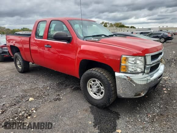 2008 Chevrolet Silverado 2500HD Work Truck z VIN 1GCHK29K98E154136, wystawiony jako Copart lot #85484845 z przebiegiem 120 348 mil mil oraz Czysty tytuł • Clean title. Historia ofert i sprzedaży dostępna na DreamBid. Obrazek 4.