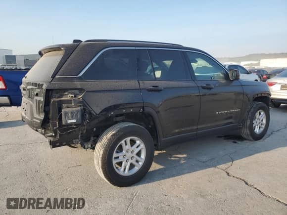 2024 Jeep Grand Cherokee Laredo X с VIN 1C4RJGAG6RC709276, выставлен на аукционе Copart как лот 80744885 с пробегом 28 238 миль миль и Списание • Salvage title. История ставок и продаж доступна на DreamBid. Изображение 3.