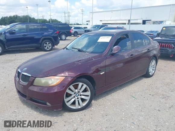 2008 BMW 3 Series 328i z VIN WBAVA375X8NL55968, wystawiony jako IAAI lot #42927297 z przebiegiem 187 526 mil mil oraz . Historia ofert i sprzedaży dostępna na DreamBid. Obrazek 2.