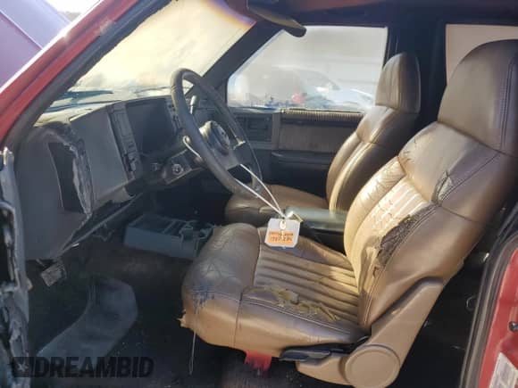 1987 Chevrolet Blazer с VIN 1GNCS18R4H8146907, выставлен на аукционе Copart как лот 88800785 с пробегом 197 654 миль миль и Списание • Salvage title. История ставок и продаж доступна на DreamBid. Изображение 7.