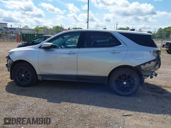 2020 Chevrolet Equinox LT с VIN 2GNAXUEV2L6108862, выставлен на аукционе IAAI как лот 43015968 с пробегом 151 606 миль миль и . История ставок и продаж доступна на DreamBid. Изображение 15.