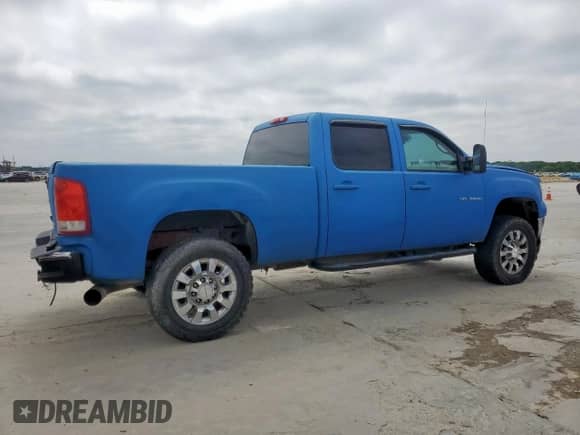 2011 GMC Sierra 1500 with VIN 1GT111C88BF185231, listed as a Copart auction lot 58870975 with 308,632 mi miles and Clean title. Bid and sale history available at DreamBid. Image 3.