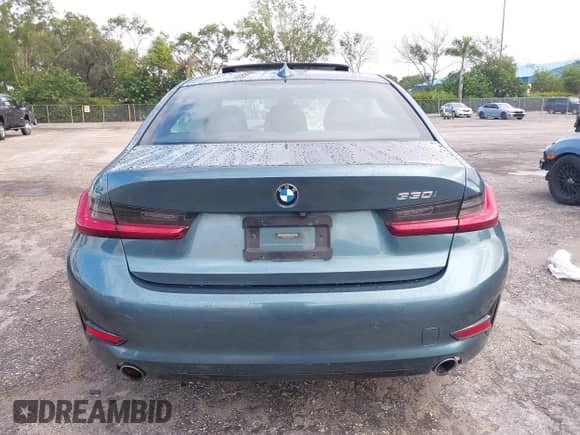 2020 BMW 3 Series 330i with VIN 3MW5R1J0XL8B39110, listed as a IAAI auction lot 43425538 with Not provided miles and . Bid and sale history available at DreamBid. Image 16.