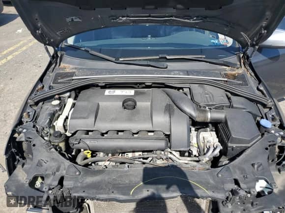 2013 Volvo S60 T6 R-Design Platinum с VIN YV1902FH2D2174043, выставлен на аукционе Copart как лот 64599995 с пробегом 161 918 миль миль и Списание • Salvage title. История ставок и продаж доступна на DreamBid. Изображение 11.