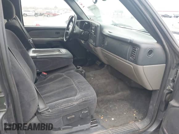 2002 Chevrolet Suburban LS with VIN 1GNFK16Z82J195429, listed as a IAAI auction lot 41566988 with Not provided miles and . Bid and sale history available at DreamBid. Image 5.