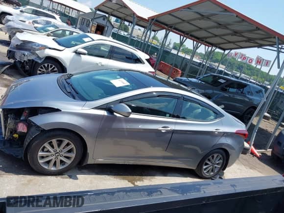 2015 Hyundai Elantra SE z VIN KMHDH4AE2FU223357, wystawiony jako IAAI lot #42376887 z przebiegiem 87 000 mil mil oraz . Historia ofert i sprzedaży dostępna na DreamBid. Obrazek 15.