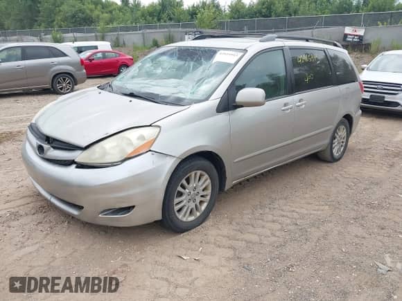 2007 Toyota Sienna XLE z VIN 5TDZK22C47S093021, wystawiony jako IAAI lot #42925993 z przebiegiem 195 232 mil mil oraz . Historia ofert i sprzedaży dostępna na DreamBid. Obrazek 2.
