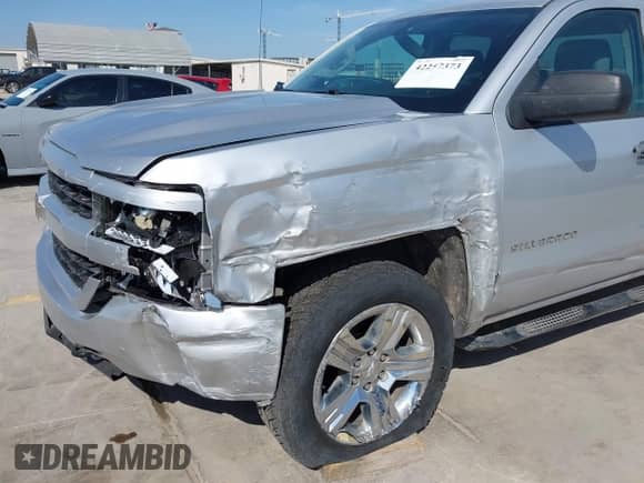2017 Chevrolet Silverado 1500 Custom с VIN 1GCRCPEH6HZ367918, выставлен на аукционе IAAI как лот 42257373 с пробегом 117 010 миль миль и . История ставок и продаж доступна на DreamBid. Изображение 6.