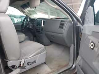 2006 Dodge 1500 ST z VIN 1D7HA16K16J238883, wystawiony jako IAAI lot #43444538 z przebiegiem 233 969 mil mil oraz . Historia ofert i sprzedaży dostępna na DreamBid. Obrazek 5.