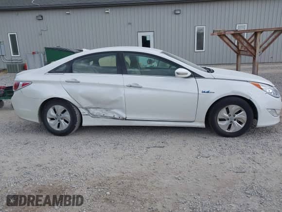 2015 Hyundai Sonata Limited z VIN KMHEC4A46FA133480, wystawiony jako IAAI lot #43091443 z przebiegiem 142 866 mil mil oraz . Historia ofert i sprzedaży dostępna na DreamBid. Obrazek 13.
