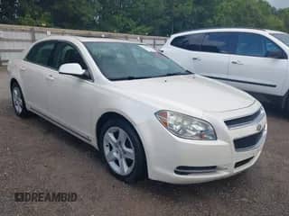 2010 Chevrolet Malibu 2LT z VIN 1G1ZD5EB7A4115930, wystawiony jako IAAI lot #42868817 z przebiegiem 164 340 mil mil oraz . Historia ofert i sprzedaży dostępna na DreamBid. Obrazek 1.