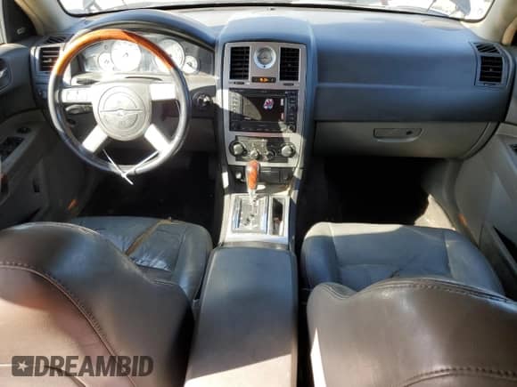 2005 Chrysler 300 300C AWD with VIN 2C3AK63H55H672324, listed as a Copart auction lot 48790925 with 258,543 mi miles and Salvage title. Bid and sale history available at DreamBid. Image 8.