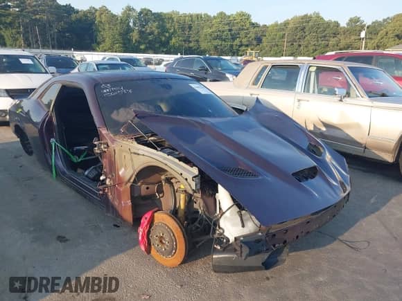 2022 Dodge Challenger R/T Scat Pack Widebody z VIN 2C3CDZFJ6NH156377, wystawiony jako IAAI lot #43003945 z przebiegiem 9 mil mil oraz . Historia ofert i sprzedaży dostępna na DreamBid. Obrazek 1.