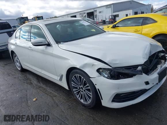 2017 BMW 5 Series 530i xDrive с VIN WBAJA7C30HWA70963, выставлен на аукционе IAAI как лот 43555246 с пробегом 142 310 миль миль и . История ставок и продаж доступна на DreamBid. Изображение 1.