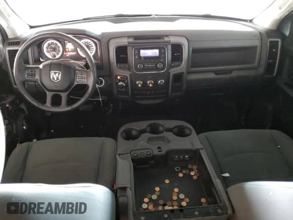 2018 Ram 1500 Tradesman z VIN 1C6RR6KGXJS219491, wystawiony jako Copart lot #52093895 z przebiegiem 212 925 mil mil oraz Szkoda całkowita • Salvage title. Historia ofert i sprzedaży dostępna na DreamBid. Obrazek 8.