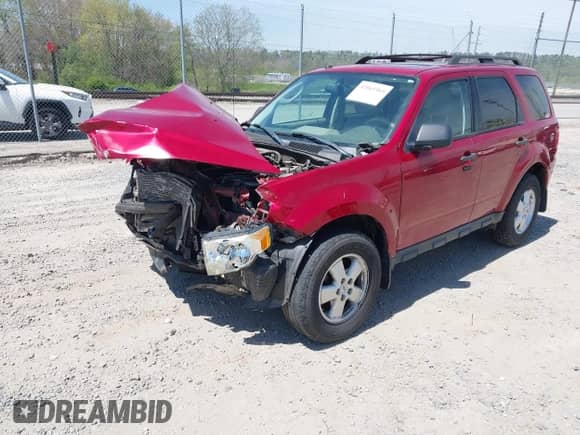 2011 Ford Escape XLT с VIN 1FMCU9D79BKB50978, выставлен на аукционе IAAI как лот 42065969 с пробегом 156 619 миль миль и . История ставок и продаж доступна на DreamBid. Изображение 2.