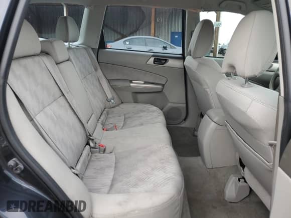 2010 Subaru Forester X с VIN JF2SH6ACXAH738888, выставлен на аукционе Copart как лот 81319085 с пробегом 151 179 миль миль и Списание • Salvage title. История ставок и продаж доступна на DreamBid. Изображение 10.