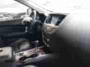 2017 Nissan Pathfinder SL z VIN 5N1DR2MM7HC667864, wystawiony jako IAAI lot #41219528 z przebiegiem 127 240 mil mil oraz . Historia ofert i sprzedaży dostępna na DreamBid. Obrazek 5.