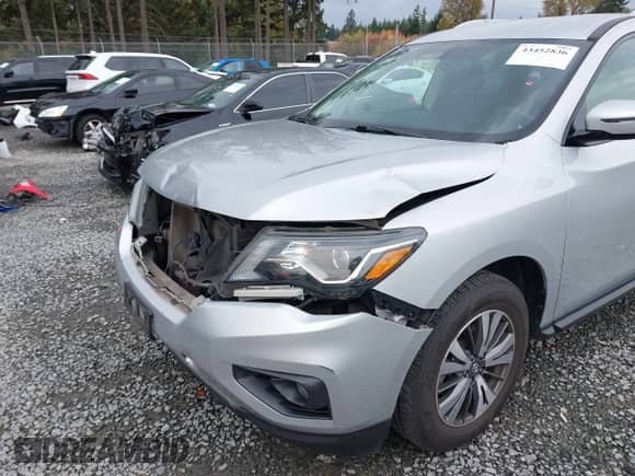 2017 Nissan Pathfinder SV with VIN 5N1DR2MM1HC657900, listed as a IAAI auction lot 43452836 with 127,633 mi miles and . Bid and sale history available at DreamBid. Image 6.