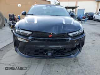 2024 Dodge Hornet R/T z VIN ZACPDFCW1R3A28703, wystawiony jako Copart lot #88434795 z przebiegiem 19 761 mil mil oraz Czysty tytuł • Clean title. Historia ofert i sprzedaży dostępna na DreamBid. Obrazek 5.