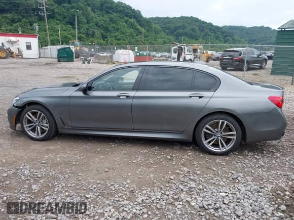 2016 BMW 7 Series 750i xDrive with VIN WBA7F2C58GG415114, listed as a IAAI auction lot 42627693 with 87,908 mi miles and . Bid and sale history available at DreamBid. Image 15.