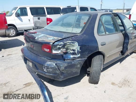 2002 Chevrolet Cavalier with VIN 1G1JH52TX27180298, listed as a IAAI auction lot 41843314 with Not provided miles and . Bid and sale history available at DreamBid. Image 6.