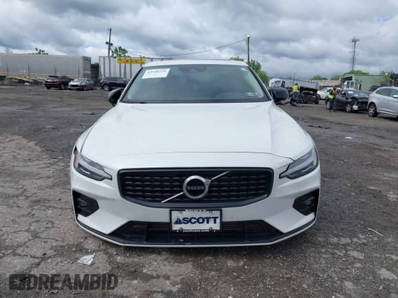 2021 Volvo S60 Momentum с VIN 7JR102TZ4MG117993, выставлен на аукционе IAAI как лот 42340226 с пробегом 32 694 миль миль и . История ставок и продаж доступна на DreamBid. Изображение 13.