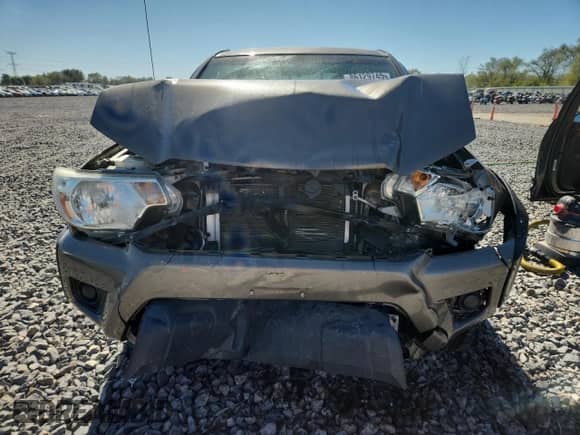 2015 Toyota Tacoma with VIN 5TFTX4CN8FX054556, listed as a Copart auction lot 86129745 with 144,325 mi miles and Salvage title. Bid and sale history available at DreamBid. Image 5.