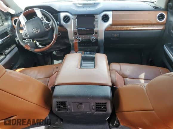 2020 Toyota Tundra Platinum с VIN 5TFGY5F15LX270602, выставлен на аукционе Copart как лот 76875064 с пробегом 54 258 миль миль и Списание • Salvage title. История ставок и продаж доступна на DreamBid. Изображение 8.