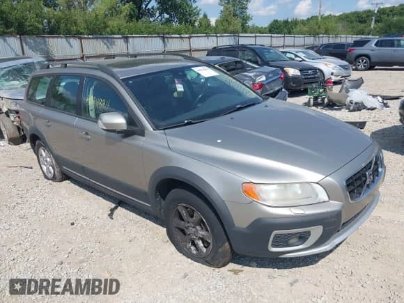 2008 Volvo XC70 with VIN YV4BZ982881011744, listed as a IAAI auction lot 42911884 with 236,964 mi miles and . Bid and sale history available at DreamBid. Image 1.