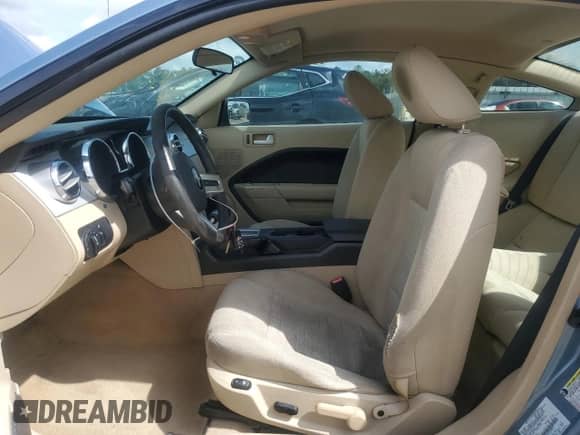 2007 Ford Mustang Deluxe with VIN 1ZVFT80N375254873, listed as a Copart auction lot 84899235 with 199,922 mi miles and Salvage title. Bid and sale history available at DreamBid. Image 7.