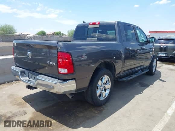 2017 Ram 1500 Big Horn z VIN 1C6RR7LG2HS829609, wystawiony jako IAAI lot #42665770 z przebiegiem 140 515 mil mil oraz . Historia ofert i sprzedaży dostępna na DreamBid. Obrazek 4.