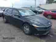 2025 Hyundai Elantra SE z VIN KMHLL4DG0SU857834, wystawiony jako IAAI lot #43004151 z przebiegiem 12 161 mil mil oraz . Historia ofert i sprzedaży dostępna na DreamBid. Obrazek 1.