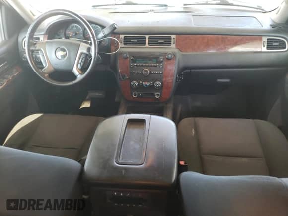 2011 Chevrolet Tahoe LS с VIN 1GNSKAE06BR171441, выставлен на аукционе Copart как лот 68772005 с пробегом 251 010 миль миль и Списание • Salvage title. История ставок и продаж доступна на DreamBid. Изображение 8.