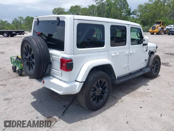 2021 Jeep Wrangler Unlimited Sahara Altitude с VIN 1C4HJXEM4MW701812, выставлен на аукционе IAAI как лот 42614468 с пробегом 84 871 миль миль и . История ставок и продаж доступна на DreamBid. Изображение 4.