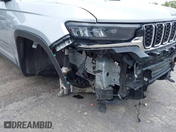 2022 Jeep Grand Cherokee Limited z VIN 1C4RJKBGXN8624293, wystawiony jako IAAI lot #42332222 z przebiegiem 31 512 mil mil oraz . Historia ofert i sprzedaży dostępna na DreamBid. Obrazek 19.