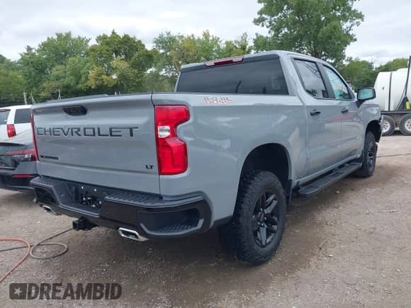 2024 Chevrolet Silverado 1500 LT Trail Boss z VIN 3GCUDFED0RG262534, wystawiony jako IAAI lot #43041798 z przebiegiem 13 436 mil mil oraz . Historia ofert i sprzedaży dostępna na DreamBid. Obrazek 4.