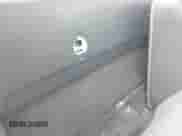 2005 Chevrolet Silverado 1500 z VIN 1GCEC14V15Z234840, wystawiony jako IAAI lot #41680492 z przebiegiem 264 652 mil mil oraz . Historia ofert i sprzedaży dostępna na DreamBid. Obrazek 8.