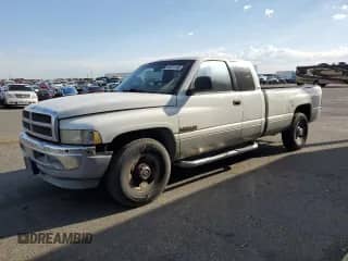 1998 Dodge 2500 с VIN 1B7KC2362WJ203163, выставлен на аукционе Copart как лот 58871105 с пробегом 259 264 миль миль и Списание • Salvage title. История ставок и продаж доступна на DreamBid. Изображение 1.