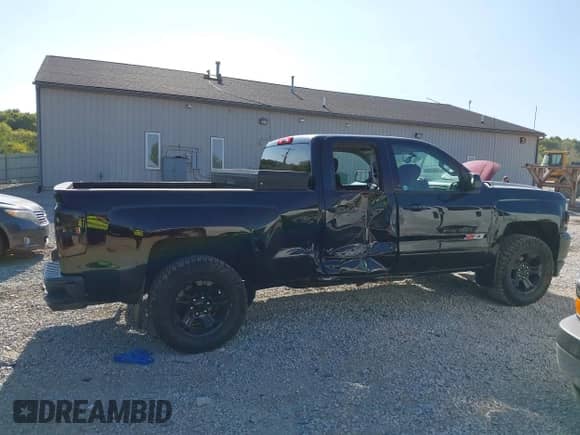 2017 Chevrolet Silverado 1500 LT z VIN 1GCVKREC8HZ395172, wystawiony jako IAAI lot #43168866 z przebiegiem 113 225 mil mil oraz . Historia ofert i sprzedaży dostępna na DreamBid. Obrazek 13.