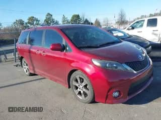 2016 Toyota Sienna SE with VIN 5TDXK3DC8GS716764, listed as a IAAI auction lot 41278353 with 174,495 mi miles and . Bid and sale history available at DreamBid. Image 1.