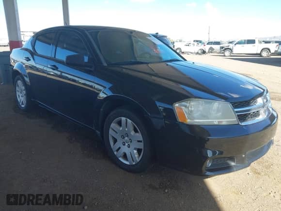2013 Dodge Avenger SE z VIN 1C3CDZAB1DN756181, wystawiony jako IAAI lot #43178733 z przebiegiem 140 576 mil mil oraz . Historia ofert i sprzedaży dostępna na DreamBid. Obrazek 1.