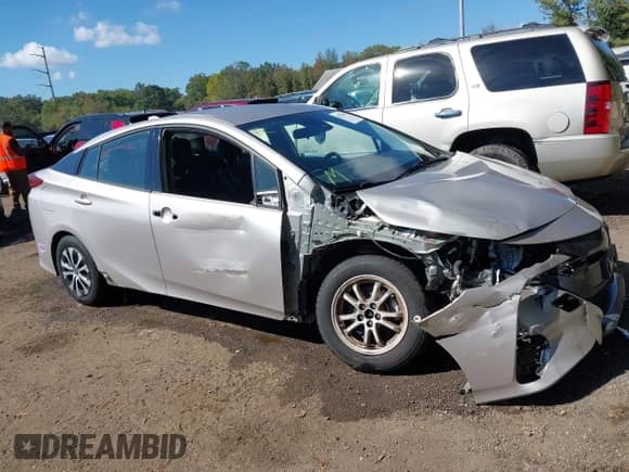 2020 Toyota Prius LE with VIN JTDKARFP5L3131815, listed as a IAAI auction lot 43370535 with 65,133 mi miles and . Bid and sale history available at DreamBid. Image 14.