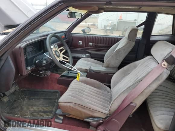 1985 Chevrolet Monte Carlo Sport SS с VIN 1G1GZ37G2FR216146, выставлен на аукционе Copart как лот 44599075 с пробегом 98 095 миль миль и Чистый • Clean title. История ставок и продаж доступна на DreamBid. Изображение 7.