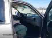 2012 Chevrolet Silverado 1500 LS z VIN 3GCPCREA2CG304751, wystawiony jako IAAI lot #43454086 z przebiegiem 201 223 mil mil oraz . Historia ofert i sprzedaży dostępna na DreamBid. Obrazek 5.