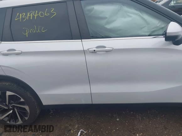 2022 Mitsubishi Outlander SE с VIN JA4J4UA83NZ010233, выставлен на аукционе IAAI как лот 43194063 с пробегом 42 339 миль миль и . История ставок и продаж доступна на DreamBid. Изображение 13.